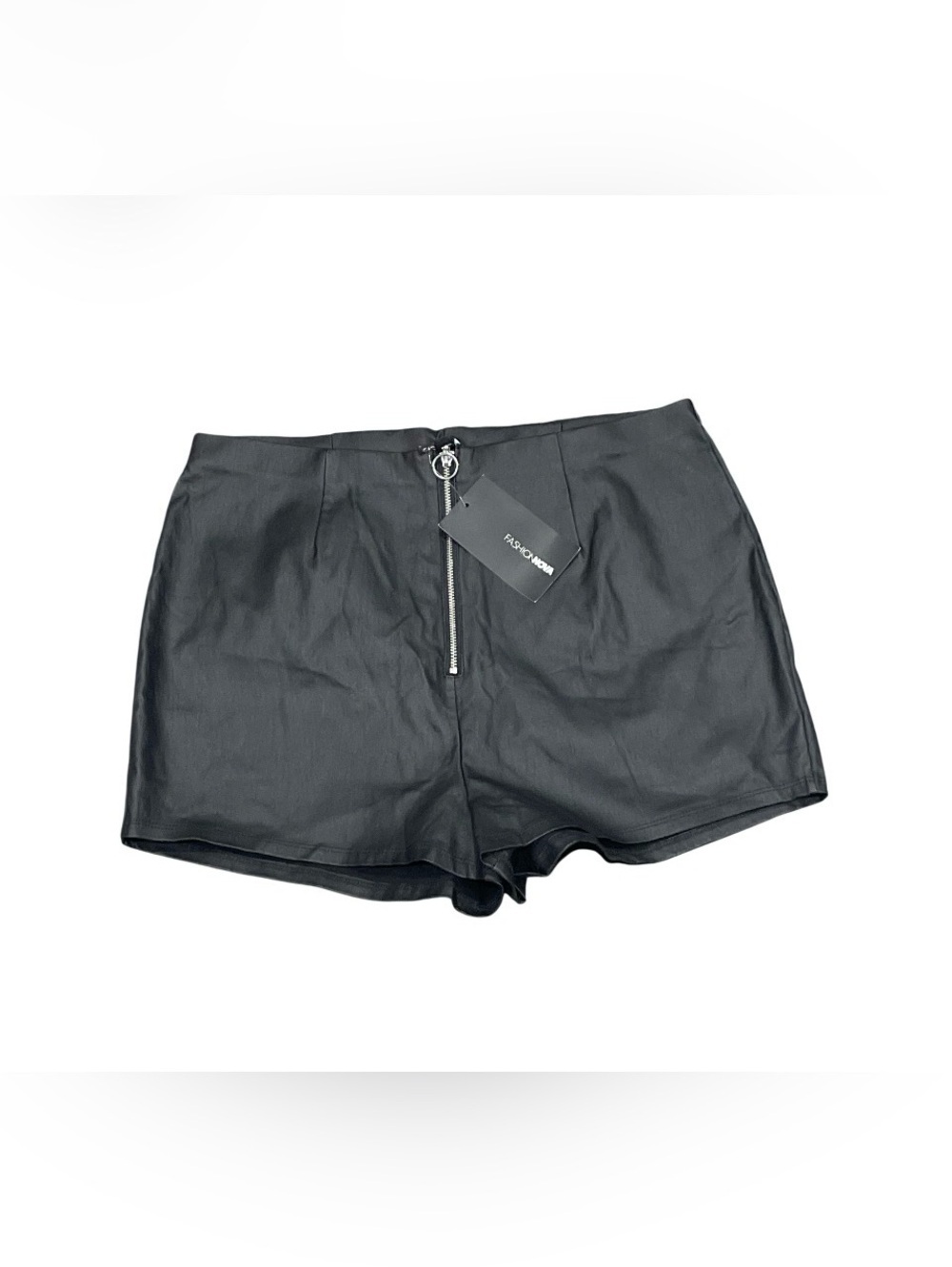 Fashion Nova Faux Leather Zip Up Shorts Size L NWT